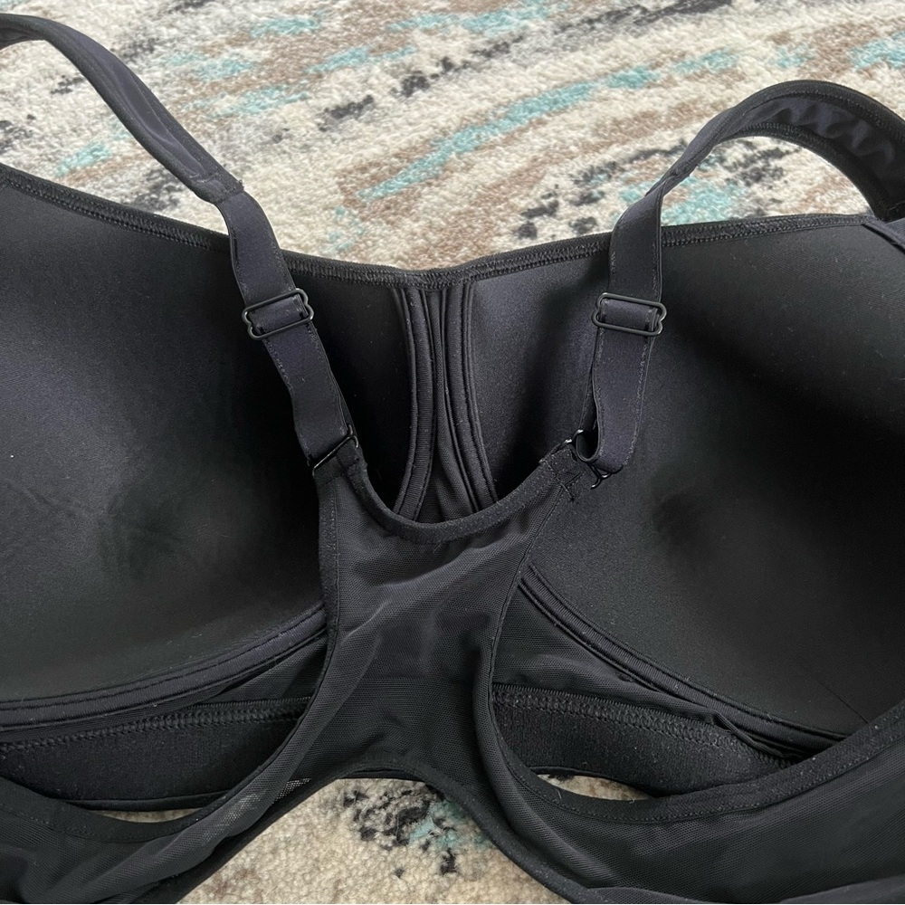 🍎 3/$30 Old Navy Active size 44DD black medium support sports bra - Picture 4 of 6